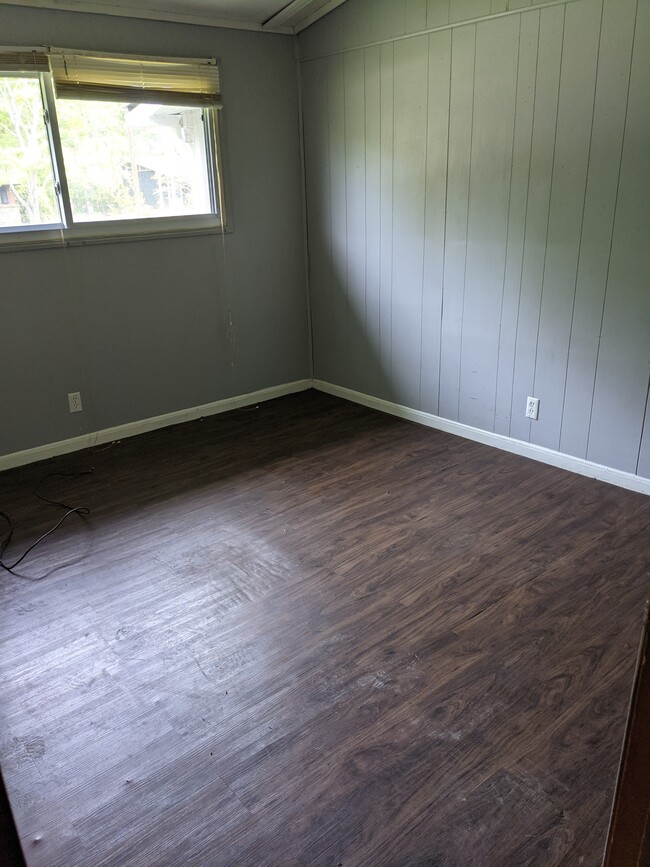 Bedroom - 528 Landers St