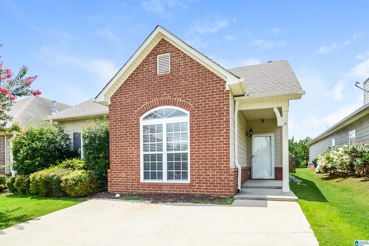 Primary Photo - 1068 Fairbank Ln