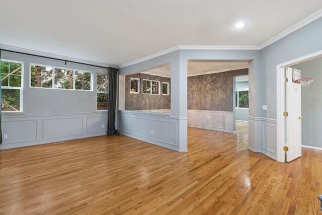 Foto del edificio - A Beautiful Picture Perfect Home with 4 Bed and 2.5 Bath