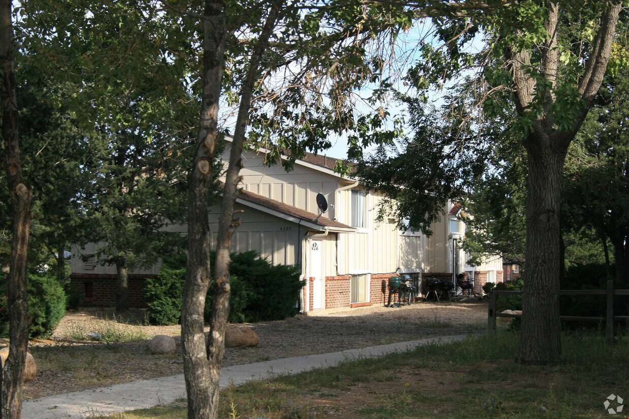 Primary Photo - 4229 Forest Hill Pl