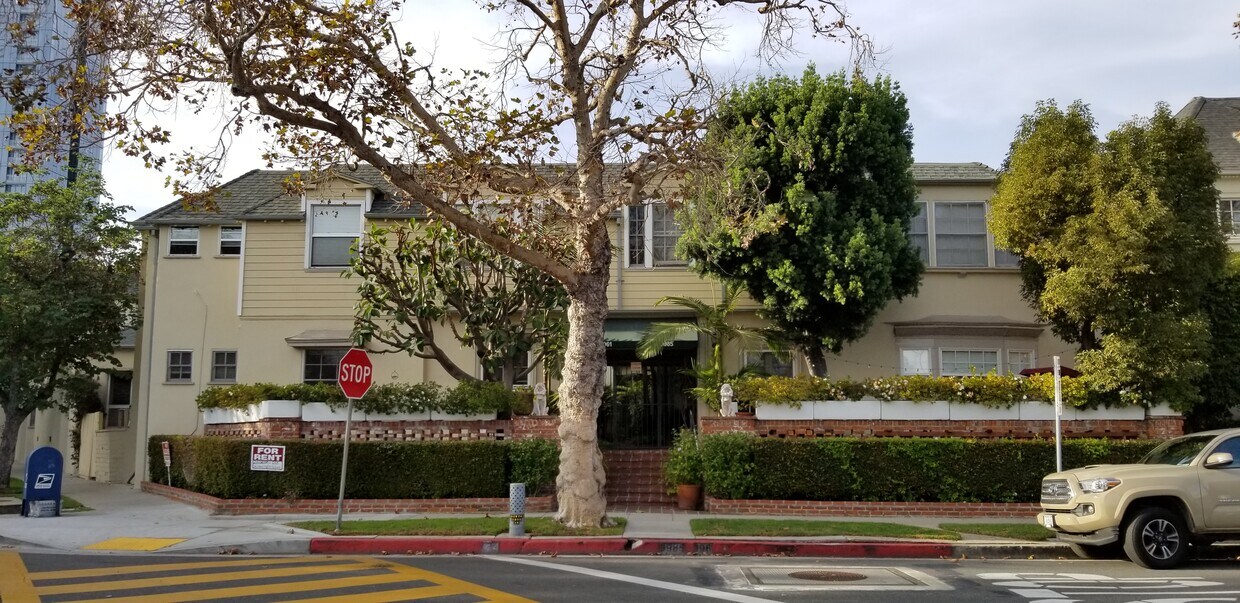 FRONT OF BUILDING - 9963 Robbins Dr