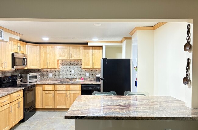 Foto del edificio - 1229 Girard St NW