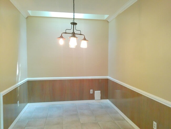 Building Photo - 3309 Sterling Dr
