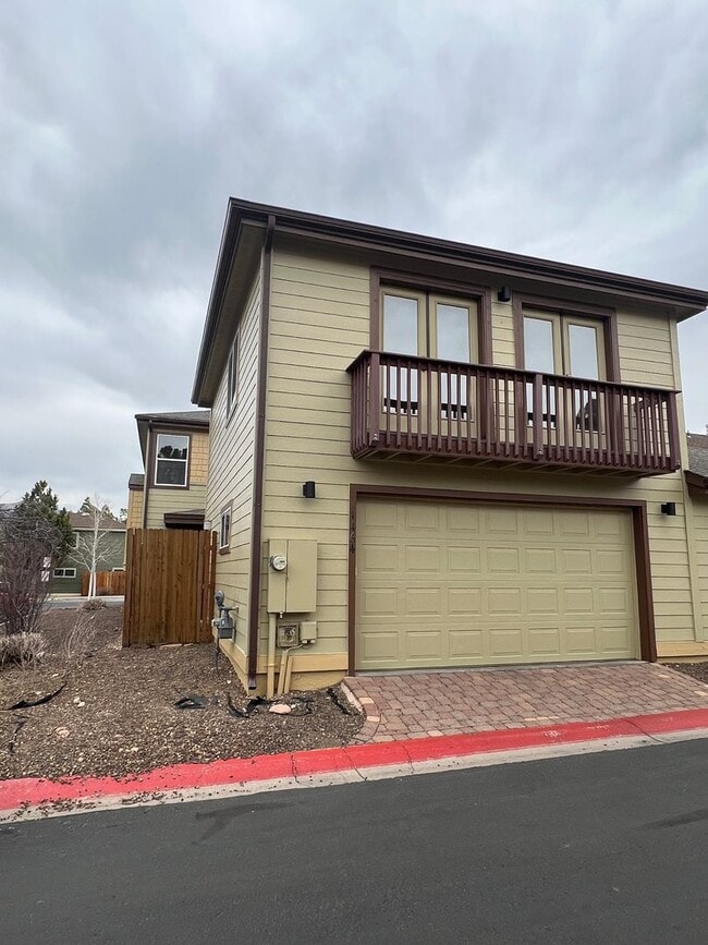 Building Photo - $250 OFF MAY RENT! 4 Bedroom house PLUS a ...