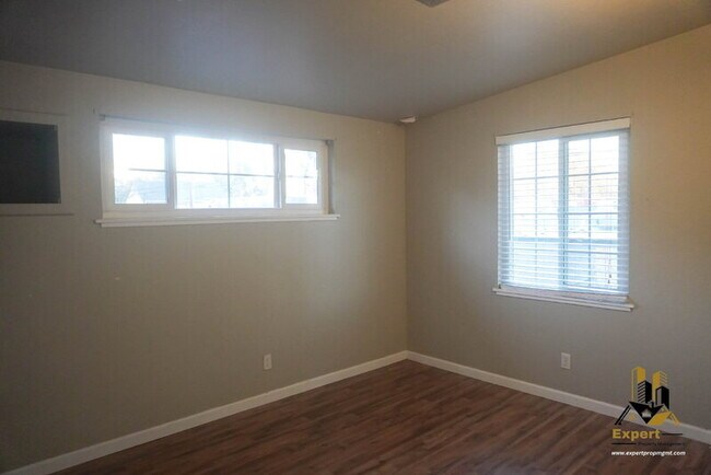 Foto del edificio - 125 B St