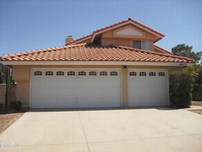 Building Photo - 40112 Castana Ln