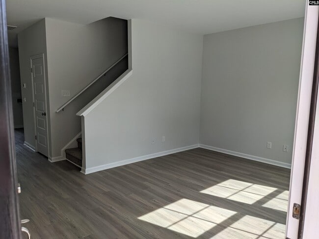Building Photo - 413 Sharptail Dr