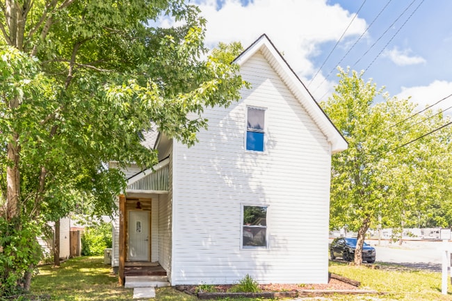 Building Photo - 498 Johnson Ave