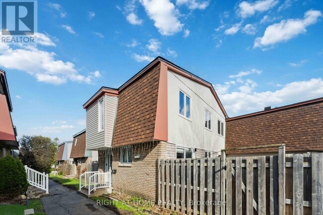 Building Photo - 2057-2057 Jasmine Crescent
