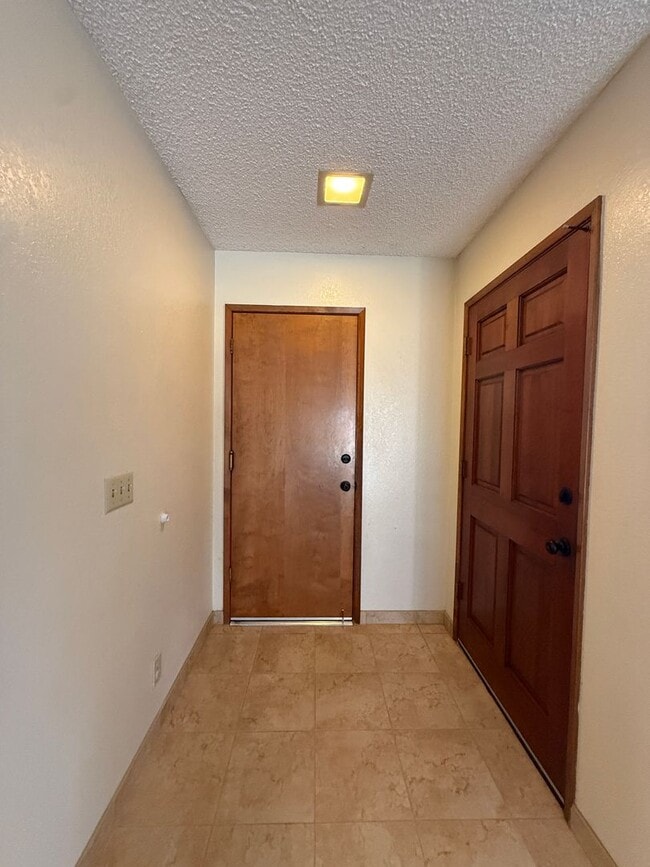 Foto del edificio - Old Orcutt Two Story Condo with One Car Ga...