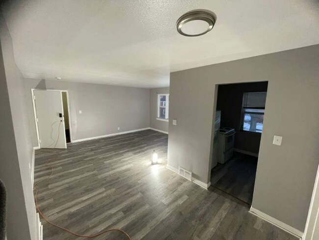 Building Photo - 1500 Luxor Rd