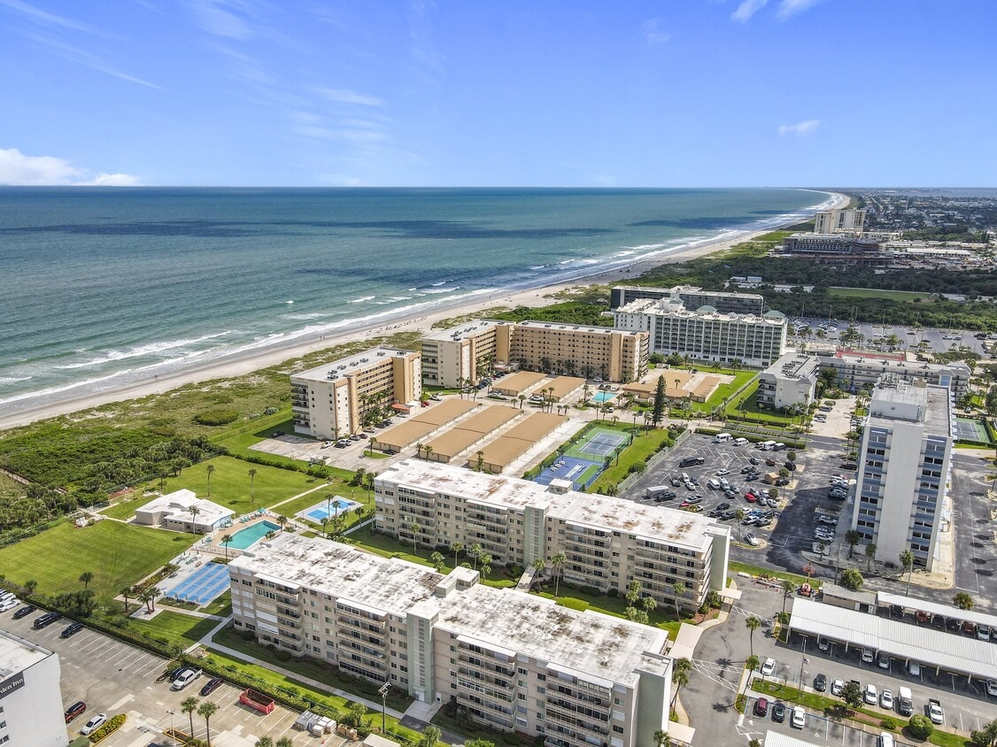 Primary Photo - 2020 N Atlantic Ave