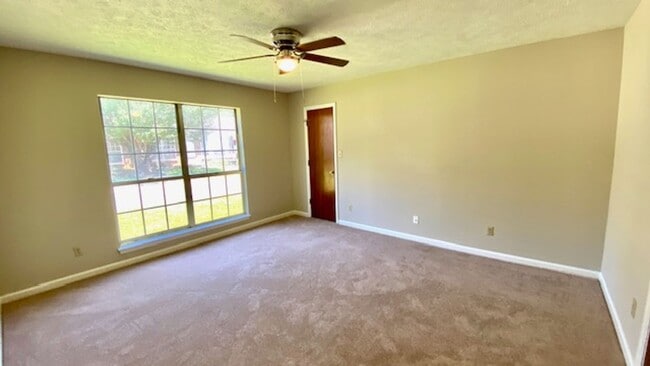 Building Photo - Conifer Ring #69 A,B,C