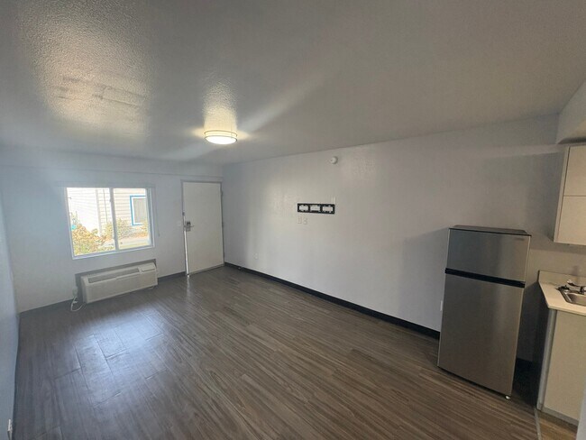 Foto del edificio - 584 Pine Grove Access Rd
