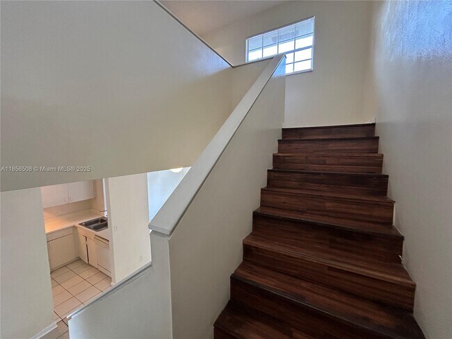 Foto del edificio - 1401 Cypress Way W