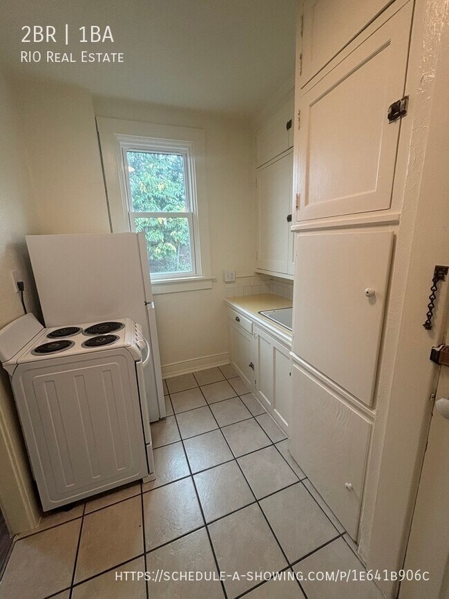 Building Photo - 1329 E 11th Ave