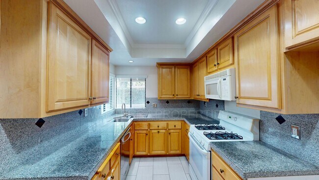 Foto del edificio - Beautiful 2 Bedroom Home in Costa Mesa