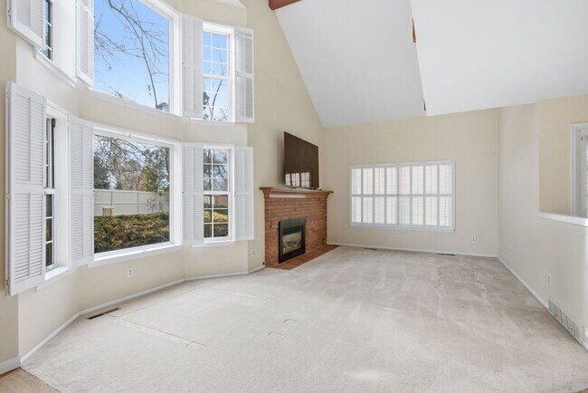 Foto del edificio - 6170 E Briarwood Cir