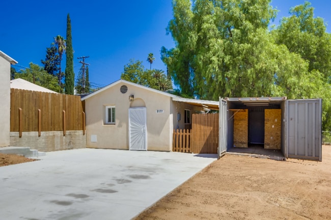 Foto del edificio - 9177 Creekford Dr