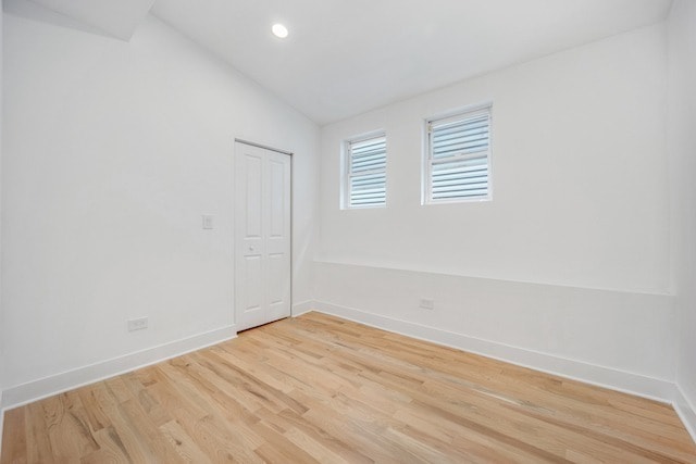 Building Photo - 1851 W Dickens Ave