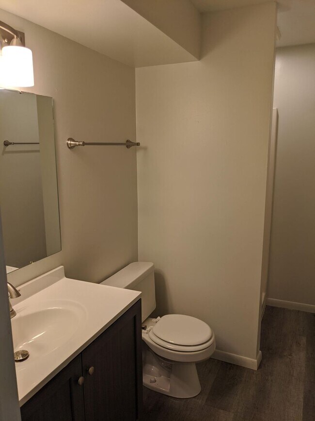 Building Photo - 3-bedroom, 2 1/2-bath duplex in Coralville