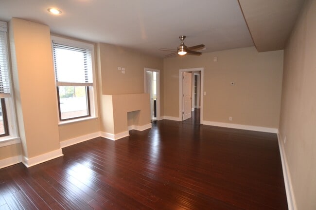 Building Photo - 2352 Kemper Ln