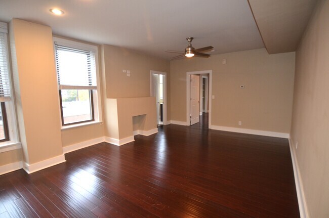 Foto del edificio - 2352 Kemper Ln