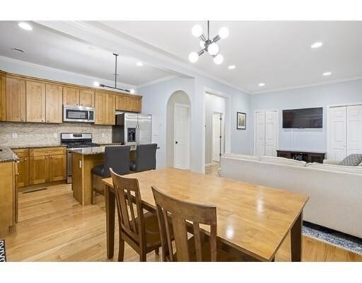 Foto del edificio - 744 E 3rd St