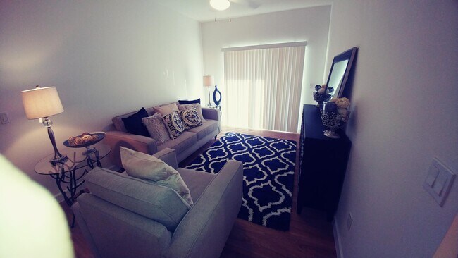 Foto del edificio - 1587 Florida Mango Rd