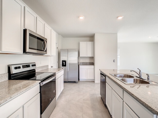 Building Photo - 16503 Mosaic Oar Dr
