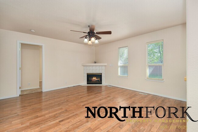 Foto del edificio - Welcome to a beautifully maintained home in one of Eagle’s most desirable neighborhoods