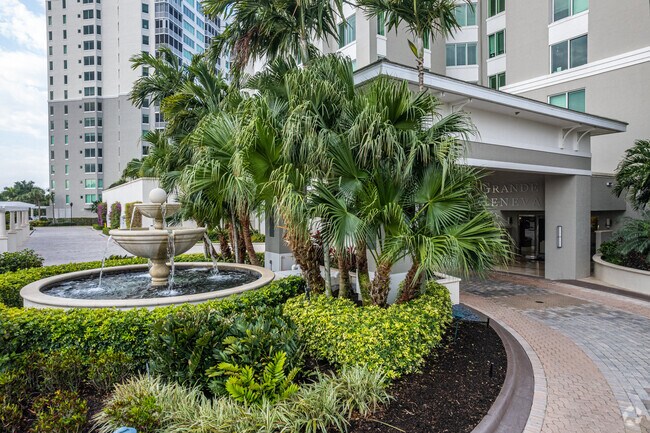 Entrada del edificio - Grande Geneza at the Grande Preserve