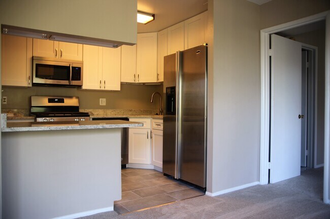Cocina - 7811 Enola St