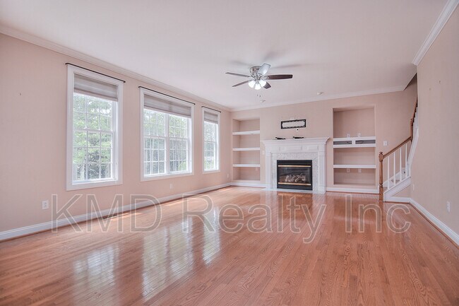 Building Photo - 1212 Grayscroft Dr