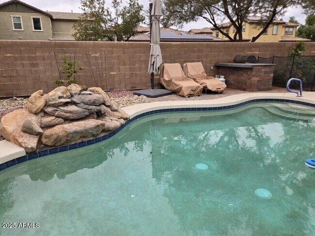 Foto del edificio - 16376 W Roosevelt St