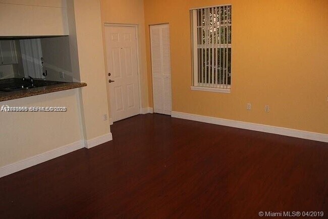 Foto del edificio - 6792 W Sample Rd