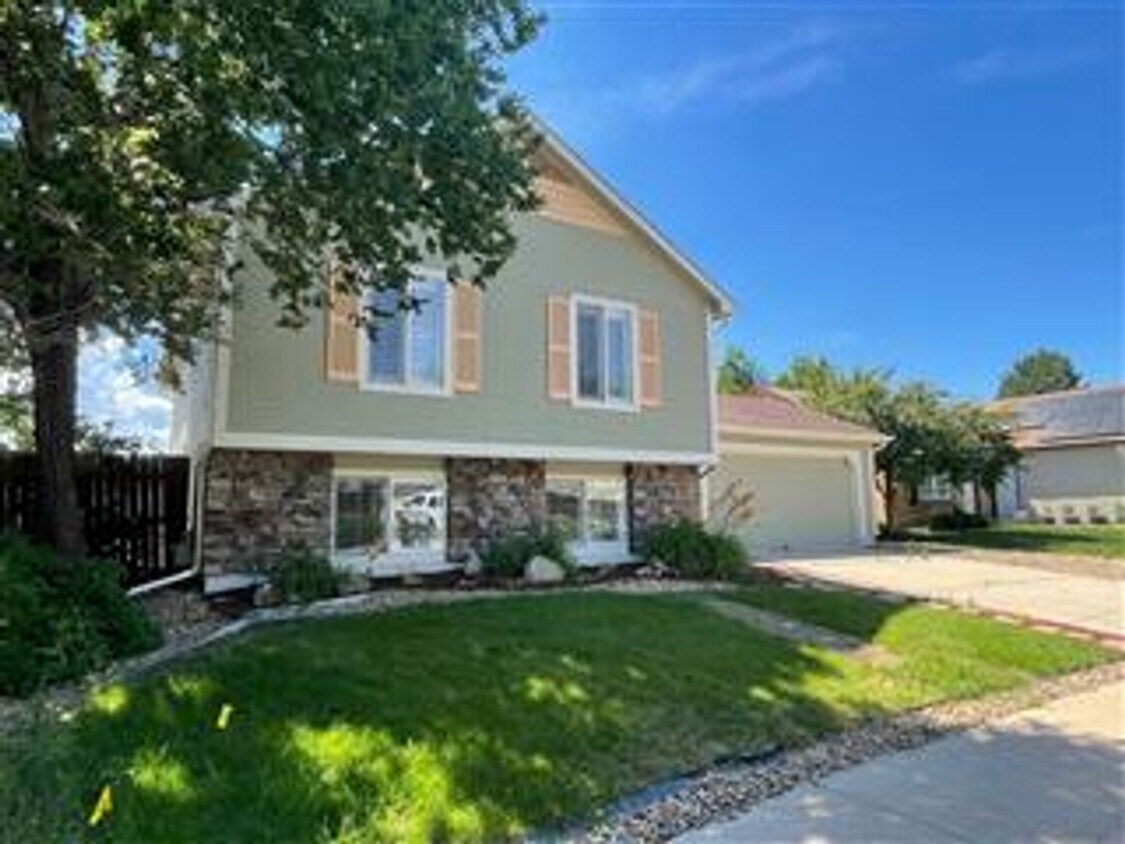 Primary Photo - Amazing Broomfield Home!