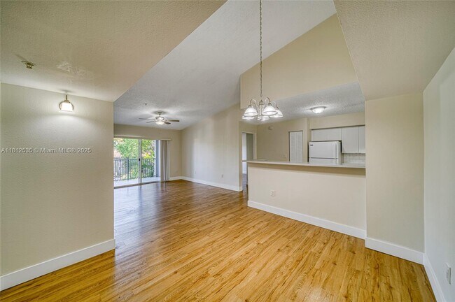 Foto del edificio - 4540 NW 107th Ave