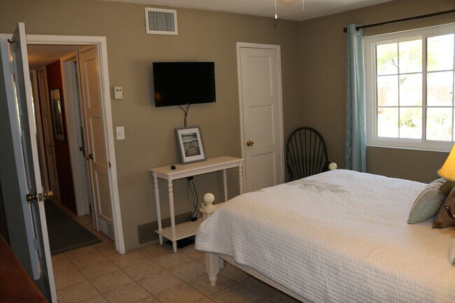 Foto del edificio - Two bedroom one bath fully furnished located in central Tucson!