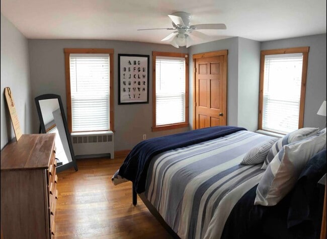 Foto del edificio - 184 Thornton St