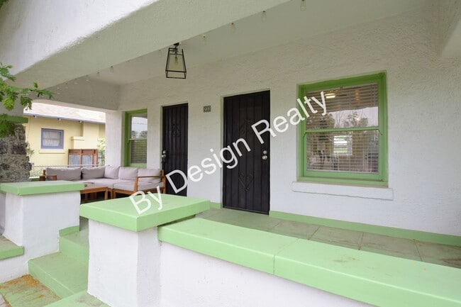 Building Photo - Charming Armory Park Bungalow with Private Off-Street Parking