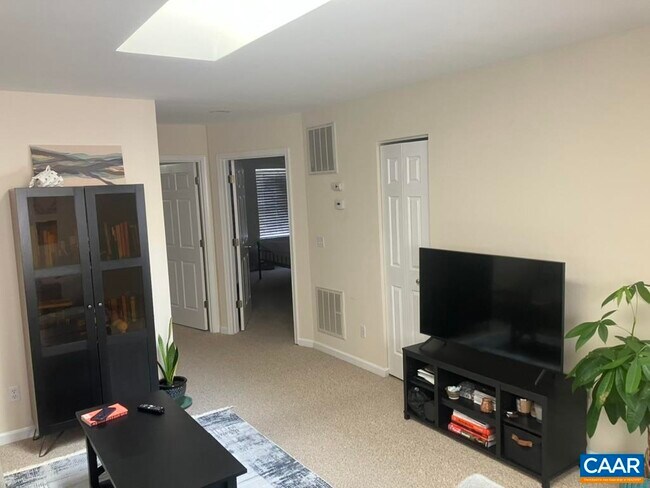 Foto del edificio - 1420 Lilac Ct