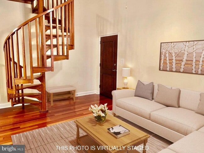 Foto del edificio - 722 S Washington St