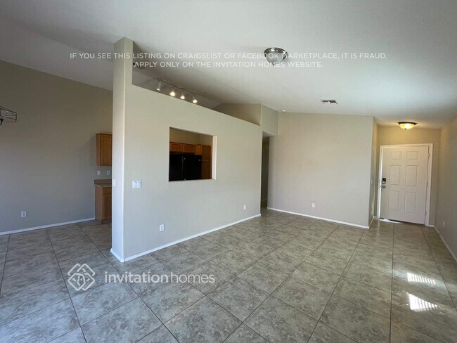 Foto del edificio - 15508 W Port Royale Ln