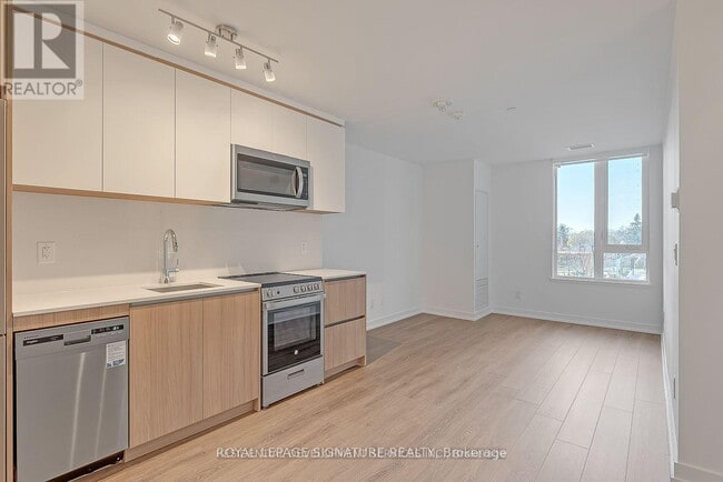 Building Photo - 3100 Keele St