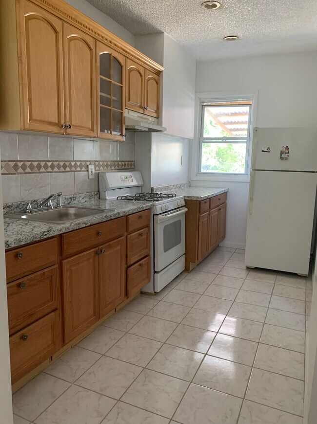 kitchen - 9145 88th St