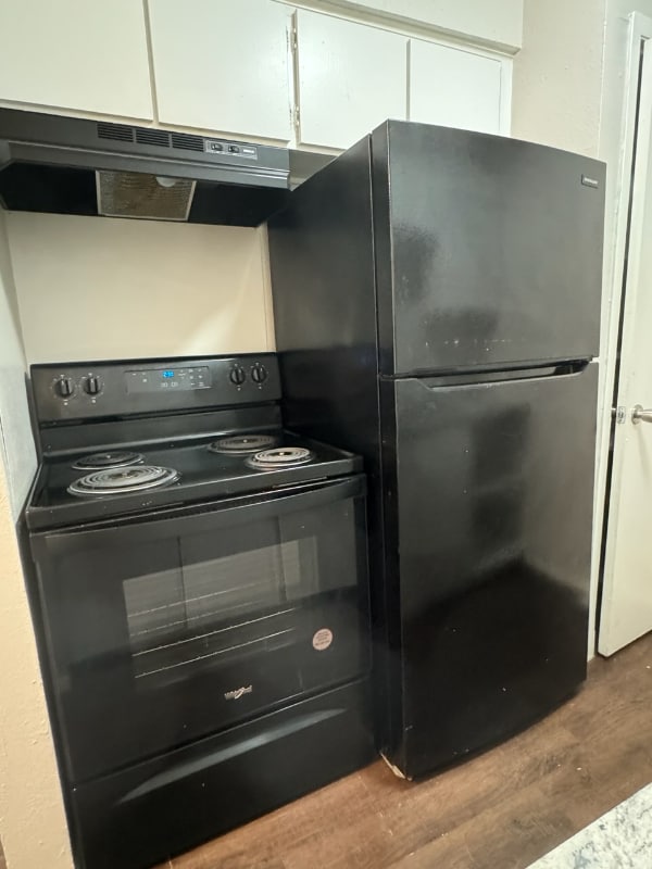 Foto del edificio - 1533 Industrial Dr E