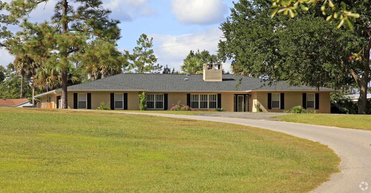 Foto del edificio - 124 Horseman Association Rd