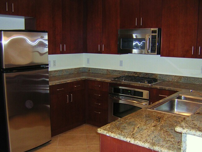 Kitchen - 50 E Serene Ave