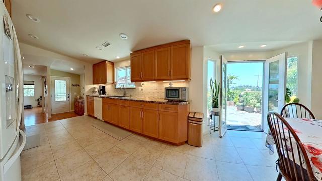 Foto del edificio - 1150 Marine View Dr